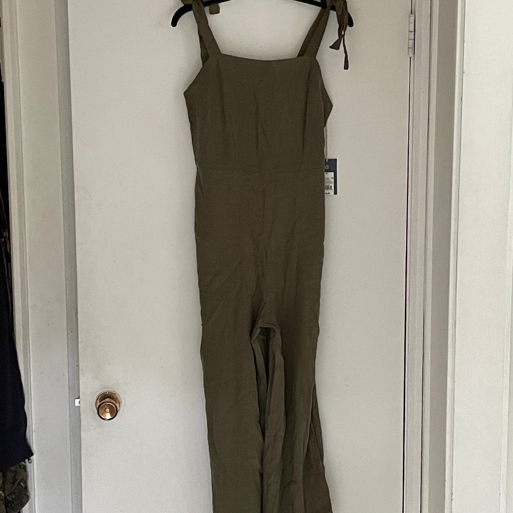Universal Thread Olive Jumper